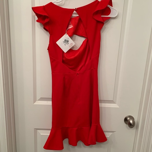 Red Dress - Picture 3 of 4